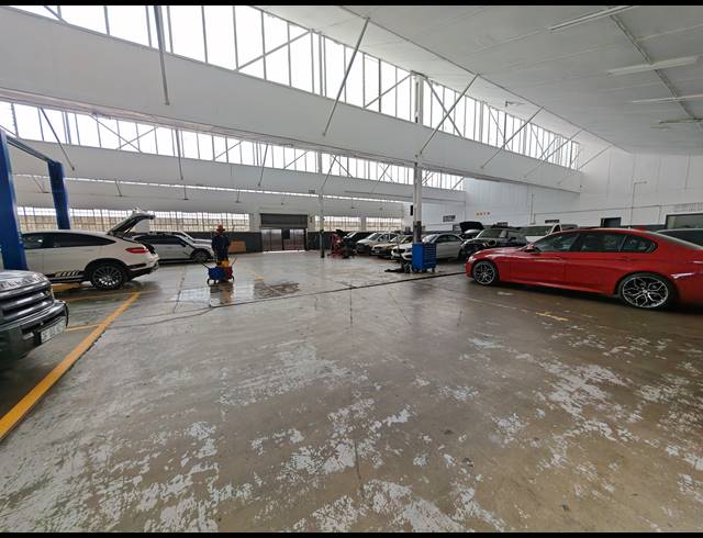 1,029M² WAREHOUSE FOR SALE IN SELBY